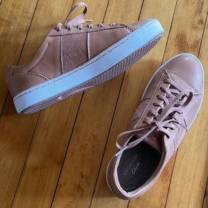 Leather Clark’s Cushion Feel Sneakers ⭐️